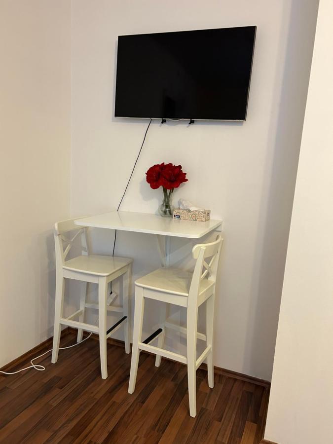 Cozy Homestay At Andel Praha Eksteriør bilde